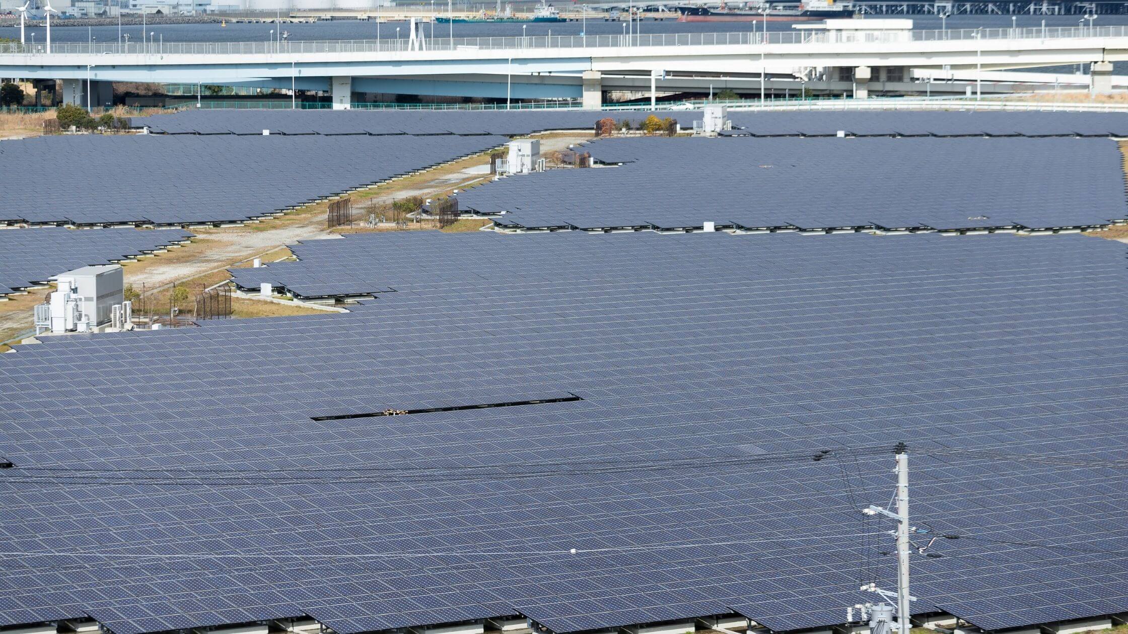 Napelempark kiépítése